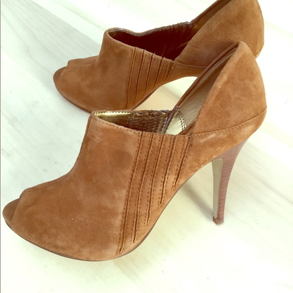 Guess Shoes - Guess Suede Shoes. Size 6.5 M